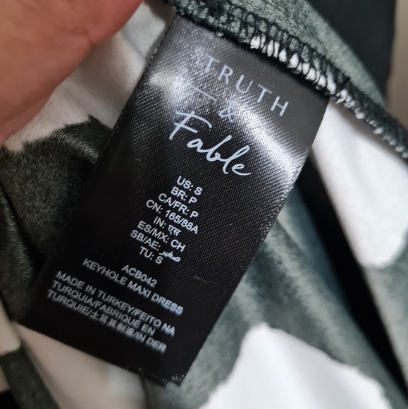 Truth & Fable Womens Keyhole Black/White Maxi Dress Sz S Side Slit Evening - Picture 16 of 16